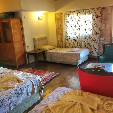 Parmis Boutique House