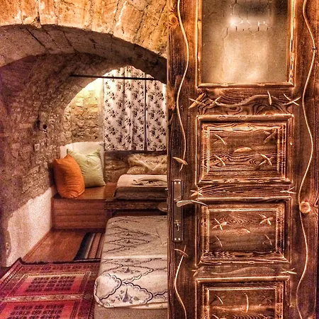 Parmis Boutique House Gasthof