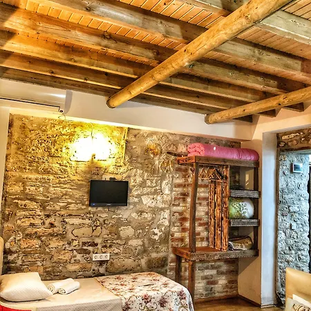 Parmis Boutique House Gasthof