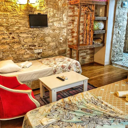 Parmis Boutique House Gasthof 3*