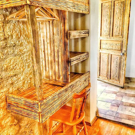 Gasthof Parmis Boutique House Çeşme