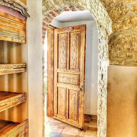 Πανσιόν Parmis Boutique House