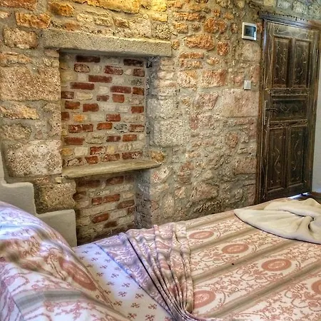 Parmis Boutique House Konukevi Çeşme