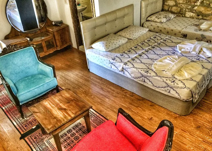 Parmis Boutique House 3*