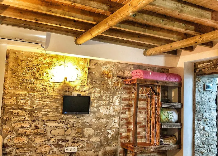 Parmis Boutique House Affittacamere