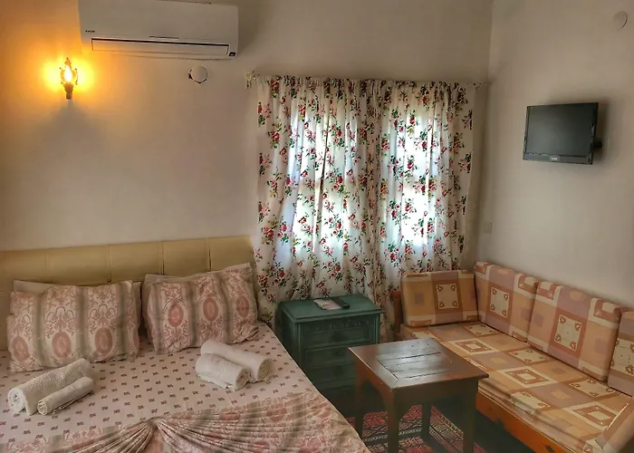 Parmis Boutique House Affittacamere