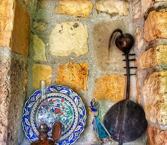 Parmis Boutique House