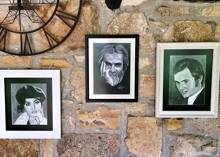 Parmis Boutique House