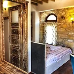 Parmis Boutique House Gæstehus 3*