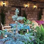 Guest house Parmis Boutique House 3*