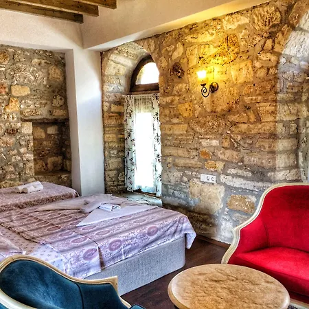 Guest house Parmis Boutique House 3*