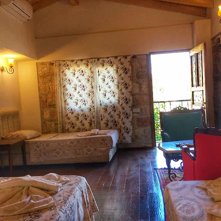 Gasthof Parmis Boutique House Çeşme