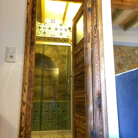 Parmis Boutique House Guest house