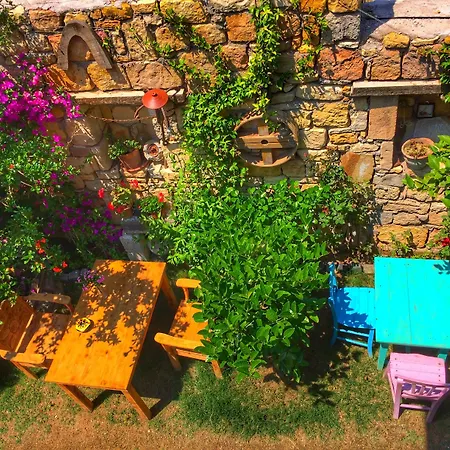 Parmis Boutique House Gasthof