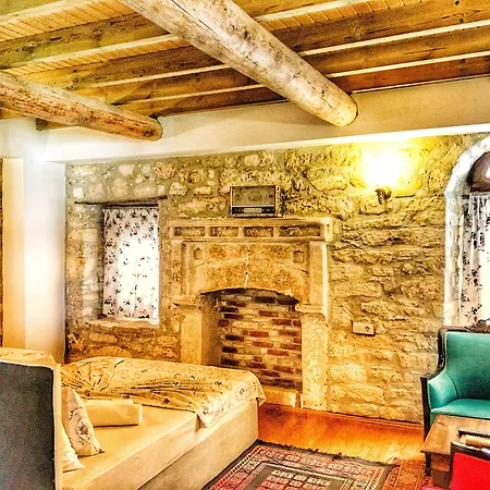 Parmis Boutique House Gasthof