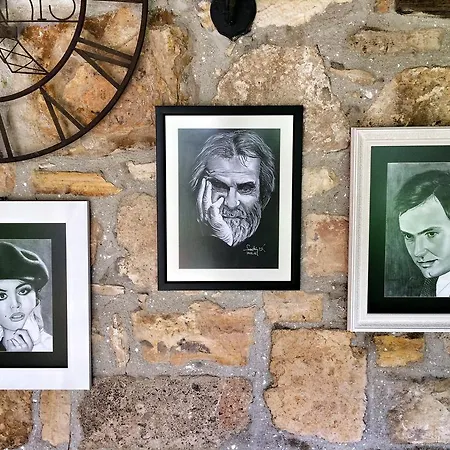 Parmis Boutique House