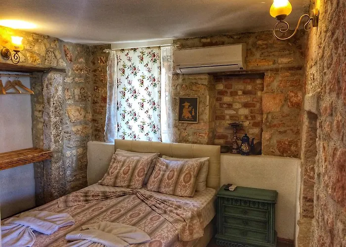 Parmis Boutique House 3*